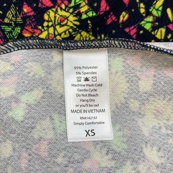 💕NWT Lularoe Cassie Floral & Geometric shapes Pencil Skirt💕 - Picture 6 of 7